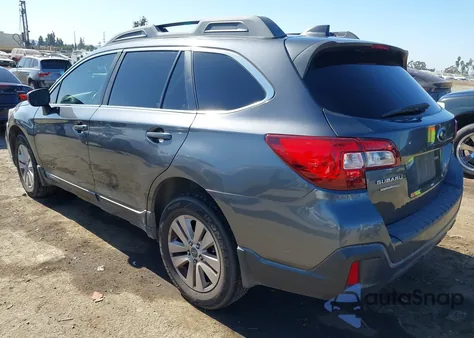 2018 Subaru Outback 2.5I Premium z USA, uszkodzony, nr VIN 4S4BSACC1J3280425